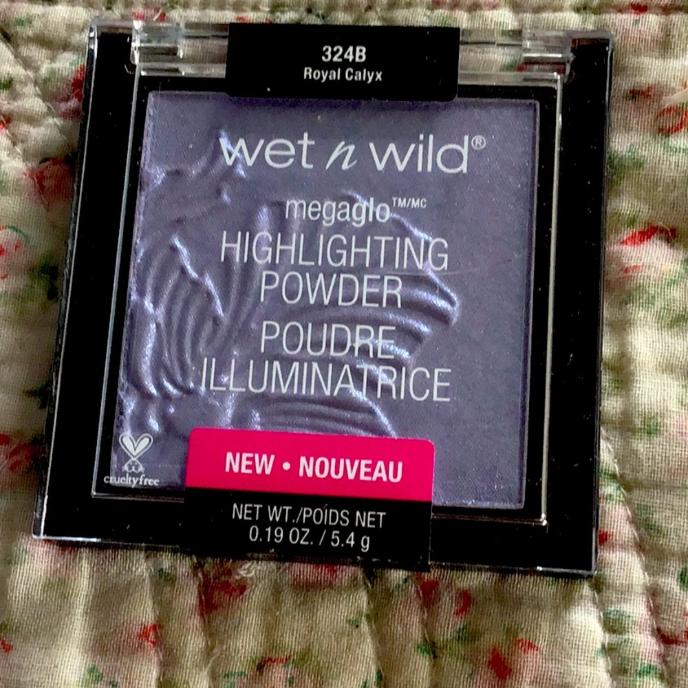 Wet n wild megaglo highlighting powder royal Calyx